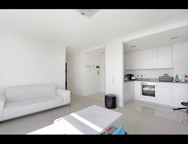 2 BEDROOM APARTMENT RENTED IN CLAREMONT UPPER
